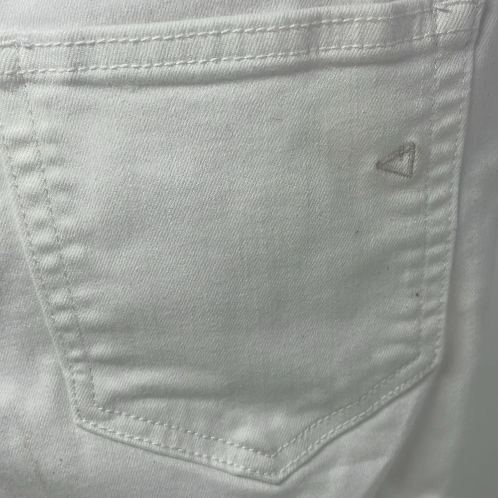 Hidden White Frayed Hem Women Shorts Size Small Excellent Condition